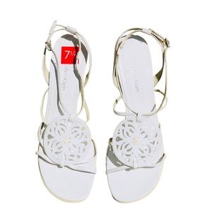 Calvin Klein NWT white high heel sandal with medallion centerpiece Sz 7.5